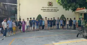 Rút ruột hạt điều.