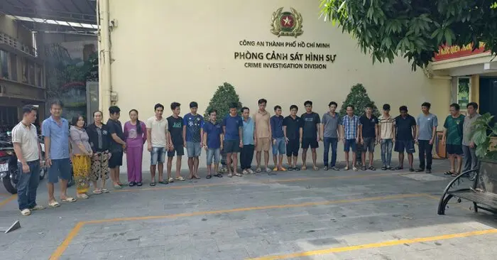 Rút ruột hạt điều.