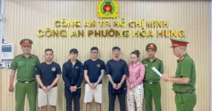 nhóm người đánh nhau