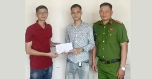 Trả lại tiền nhặt được