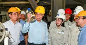 nhà máy lọc dầu.
