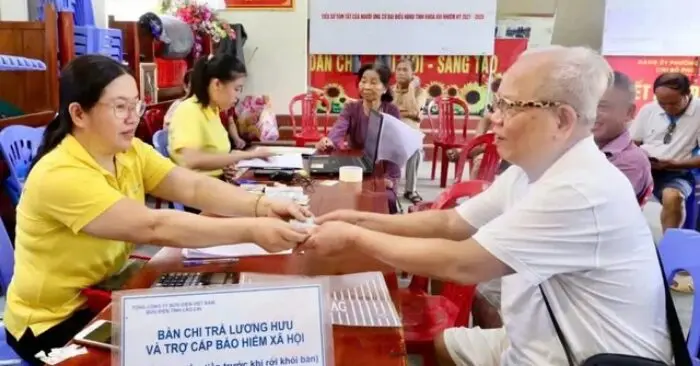 hưởng lương hưu