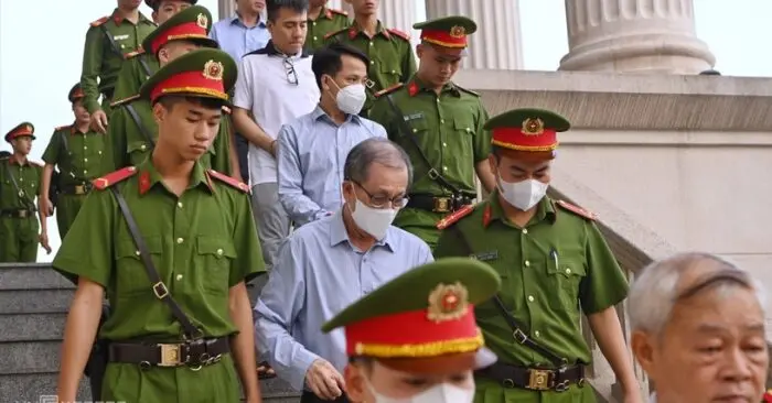 phạt tiền thay tù