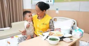 Bữa ăn miễn phí tại bệnh viện Thái Nguyên