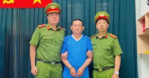 Cướp lắc tay vàng