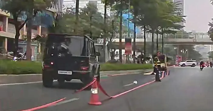 Tai nạn Mercedes G63 Hà Nội