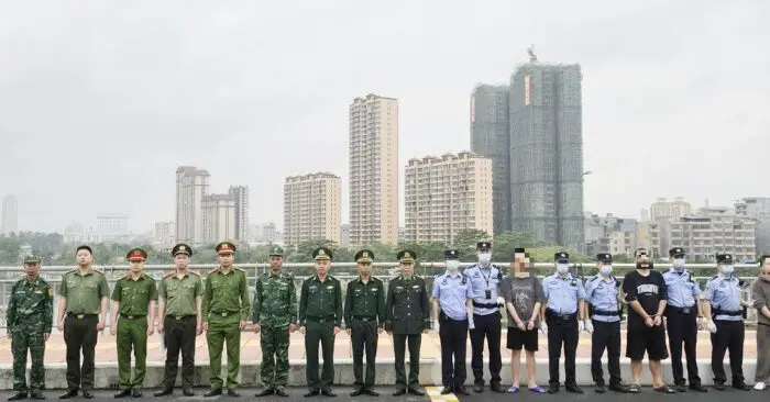 nhập cảnh trái phép