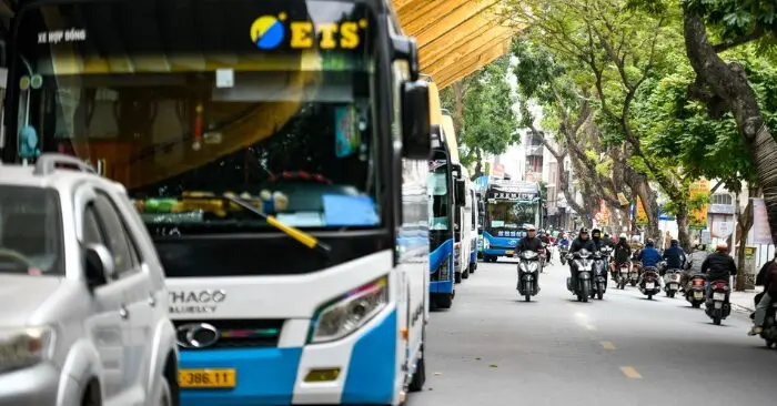 cấm xe du lịch
