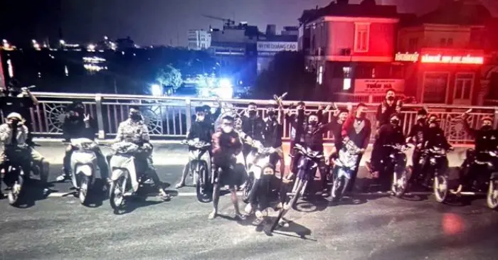 Khởi tố nhóm hỗn chiến