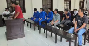 Buôn lậu xăng dầu