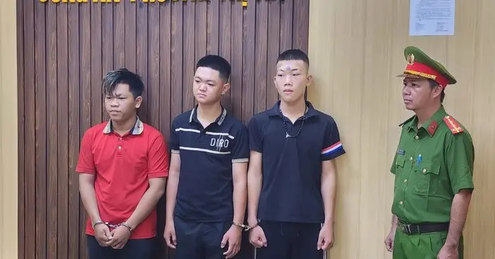 Khởi tố đối tượng ném bom xăng