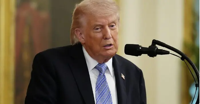 Tổng thống Donald Trump