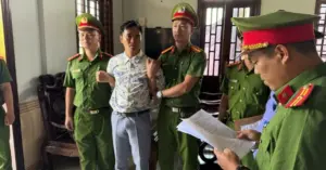 chủ tiệm cây cảnh