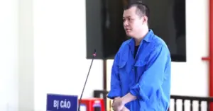 súng nhựa cướp tiệm vàng