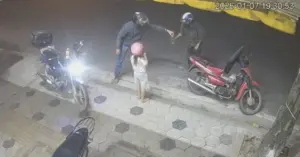 tình làng nghĩa xóm thời hiện đại