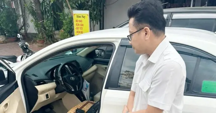 nhận 100 triệu đồng