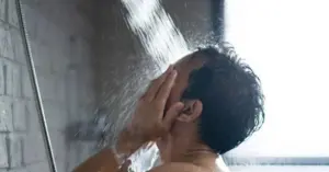 tắm nước nóng