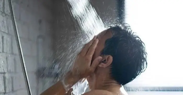 tắm nước nóng