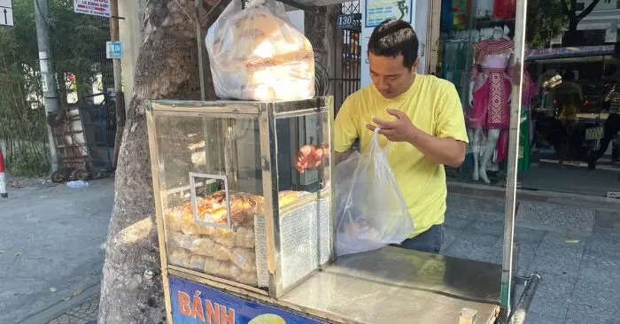 Tủ bánh mì 0 đồng ở Đà Nẵng: 10 năm giữ lời hứa với mẹ đã mất