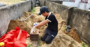 Người đàn ông gần 10 năm gom mộ vô danh tại Quảng Trị