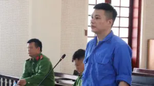Người đàn ông ở Nghệ An nhận 9,3 kg ketamine ngụy trang trong hộp sữa gửi từ châu Âu để tiêu thụ và bị tuyên án tù chung thân.