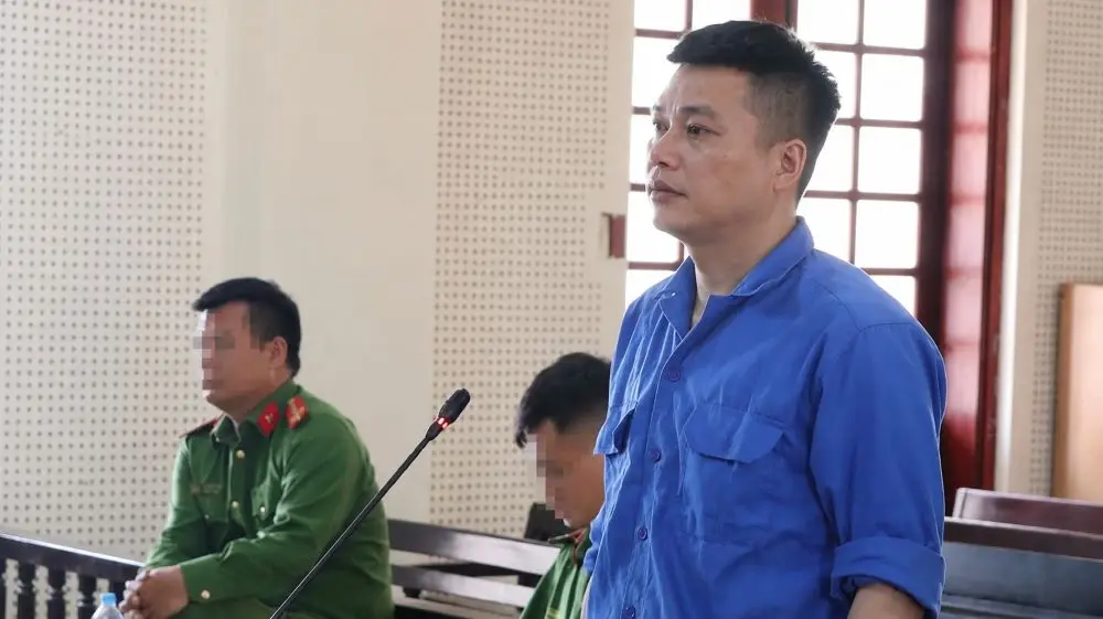 Người đàn ông ở Nghệ An nhận 9,3 kg ketamine ngụy trang trong hộp sữa gửi từ châu Âu để tiêu thụ và bị tuyên án tù chung thân.