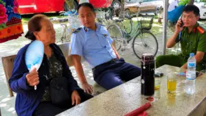 Công an vào cuộc xác minh vụ tài xế phản ánh bị thu tiền khi dừng xe đón khách ở Sầm Sơn, làm rõ trách nhiệm các bên liên quan.