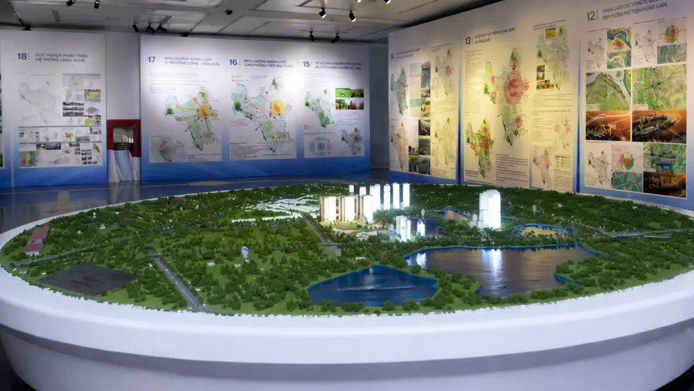 Hà Nội công bố Quy hoạch tổng thể Thủ đô tầm nhìn 100 năm, giới thiệu sa bàn 3D và mở cửa để người dân tham quan từ ngày 29/6.