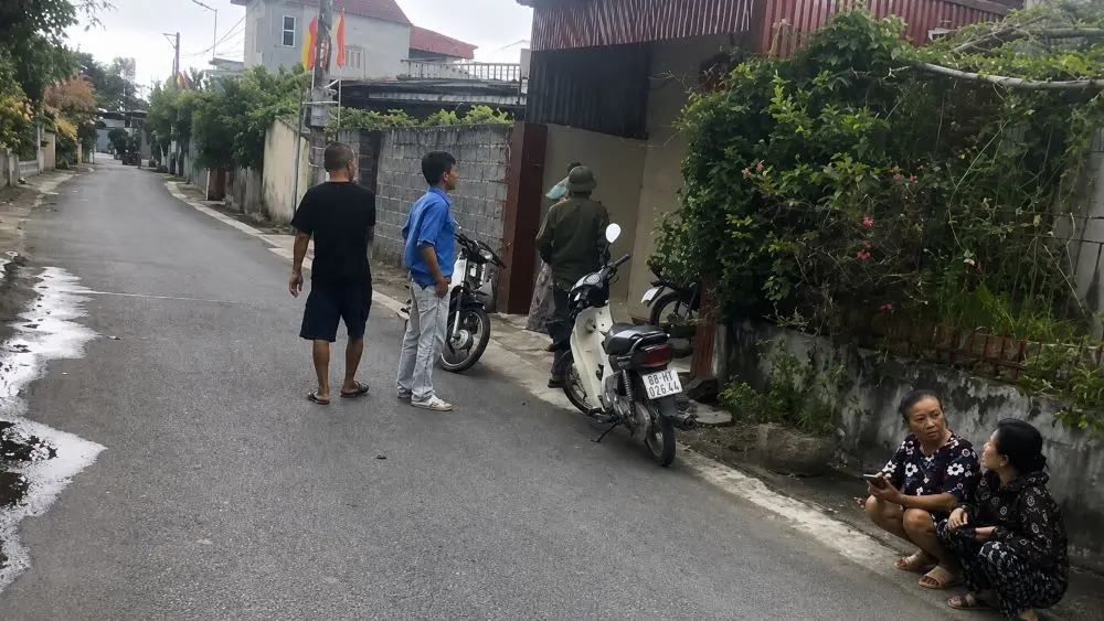 Vụ chồng dùng kiếm sát hại vợ và em vợ ở Hưng Yên gây chấn động, nghi phạm đã ra đầu thú sau khi gây án.