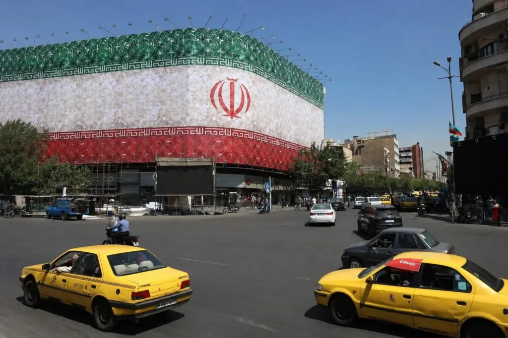 Quan chức Mỹ công bố thỏa thuận hòa bình 14 điểm với Iran, bao gồm vấn đề Hormuz, trừng phạt và hạt nhân.