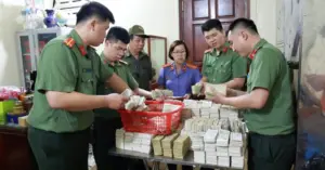 tiền công đức đền Kỳ Cùng