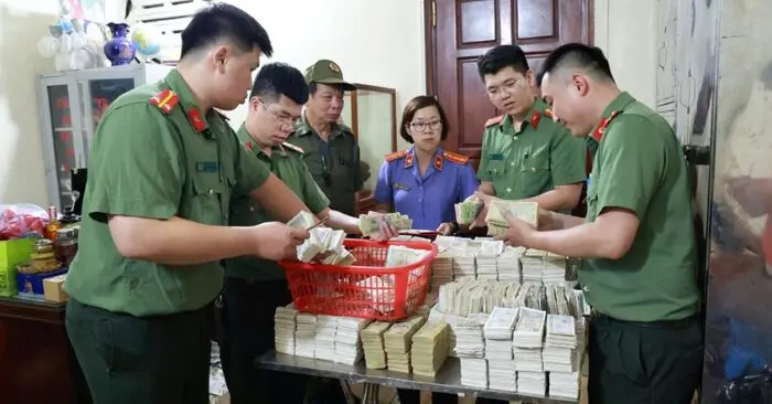 tiền công đức đền Kỳ Cùng