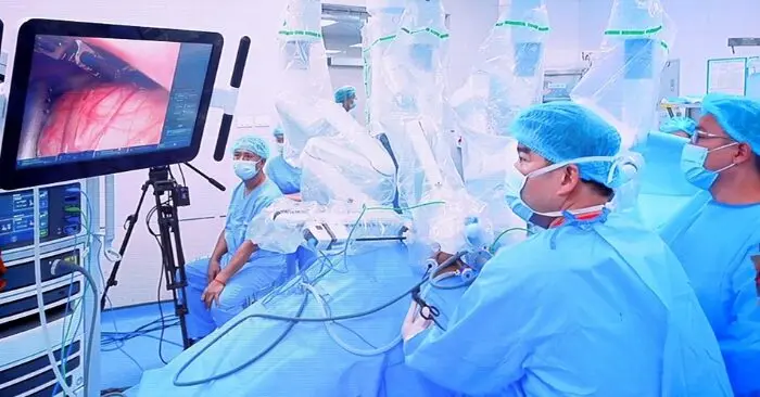 phẫu thuật robot Da Vinci X