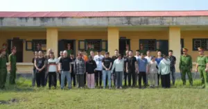 Đường dây bẫy tình