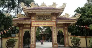 Chùa cổ Tôn Thạnh