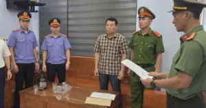 Khởi tố cán bộ lãnh đạo