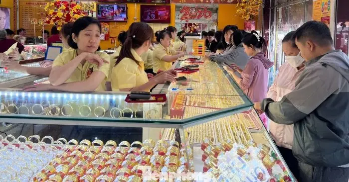Mua vàng trang sức