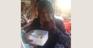 Nữ du khách