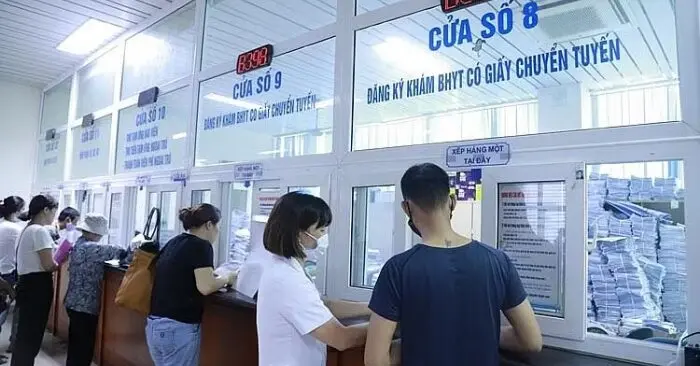 khám trái tuyến