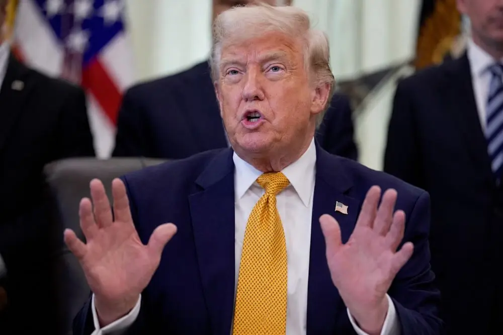Tổng thống Mỹ Trump tuyên bố Iran chấp nhận thanh sát hạt nhân vô thời hạn, nhưng Tehran bác bỏ thông tin này. Xem chi tiết.