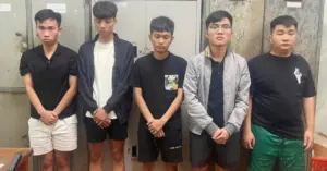 dùng loa kéo gây náo loạn làng chài