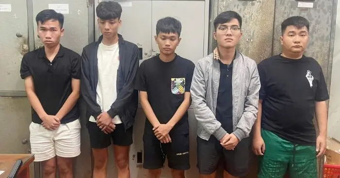 dùng loa kéo gây náo loạn làng chài