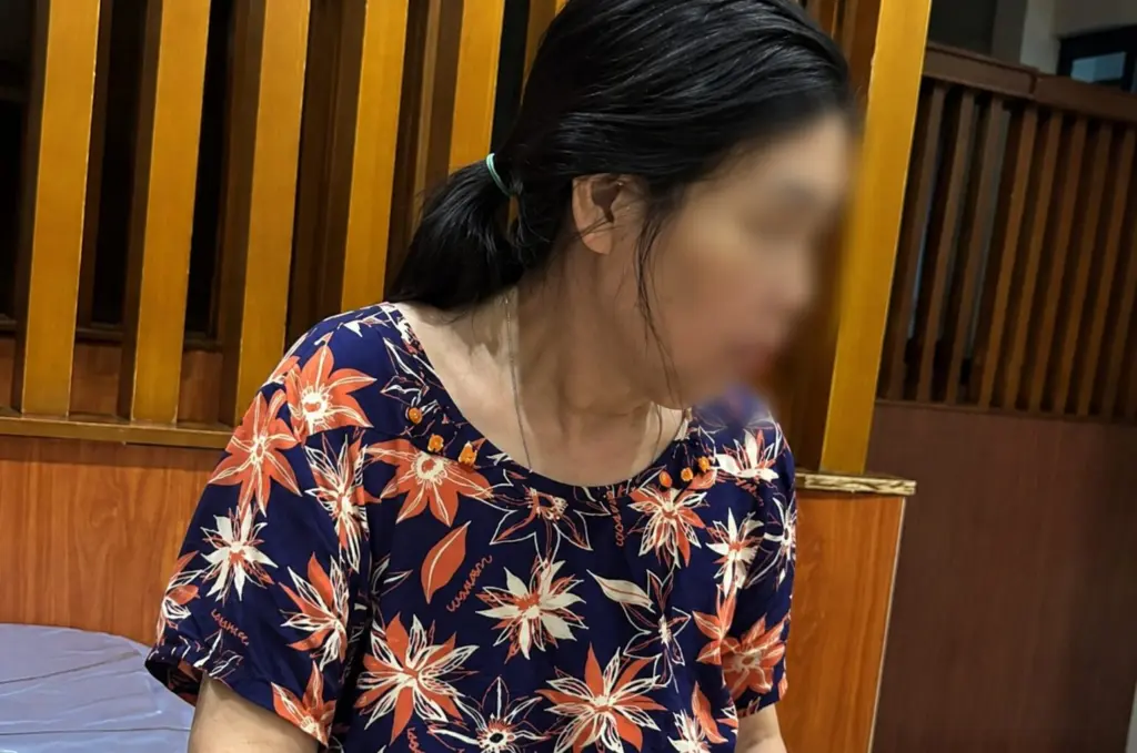 Hợp đồng kỳ nghỉ khiến nhiều người cao tuổi lao đao, đặt ra yêu cầu tăng cường bảo vệ quyền lợi người già.