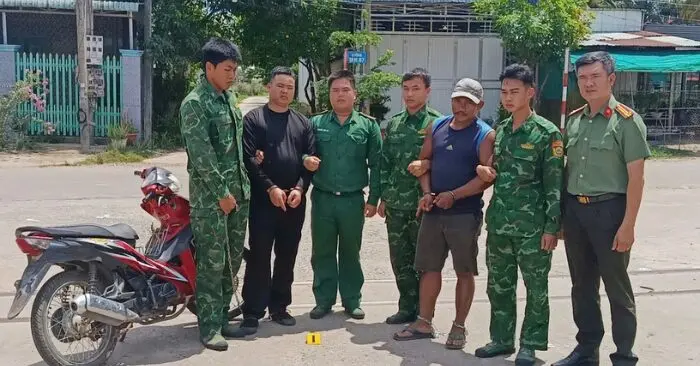 Tây Ninh bắt giữ hai người đàn ông Campuchia mang theo ma túy
