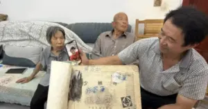 anh em song sinh thất lạc