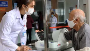 Bộ Y tế phản hồi đề xuất miễn phí bảo hiểm y tế cho người từ 65 tuổi, nội dung nhận được nhiều sự quan tâm từ dư luận.