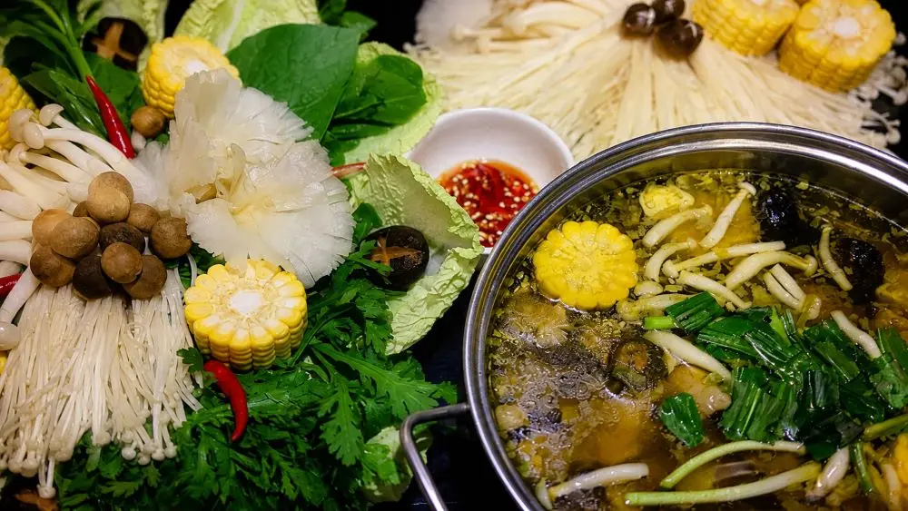 Ăn nấm kim châm sai cách có thể làm giảm dinh dưỡng và tăng nguy cơ ảnh hưởng sức khỏe. Tìm hiểu 4 cách ăn cần tránh.