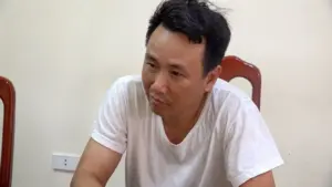 Chủ quán photocopy bị cáo buộc làm giả hàng nghìn giấy tờ để bán, thu lợi bất chính. Vụ án hé lộ thủ đoạn tinh vi gây chú ý.