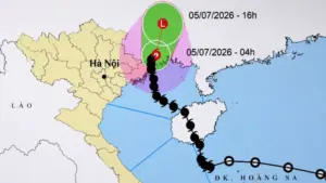 Bão số 1 sau khi đổ bộ Móng Cái vẫn gây gió mạnh ven biển Quảng Ninh. Xem dự báo hướng đi và diễn biến mới nhất.