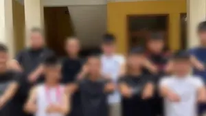 Công an Hải Phòng ngăn chặn hai nhóm thanh thiếu niên mang hung khí giải quyết mâu thuẫn, triệu tập các trường hợp liên quan để xử lý.